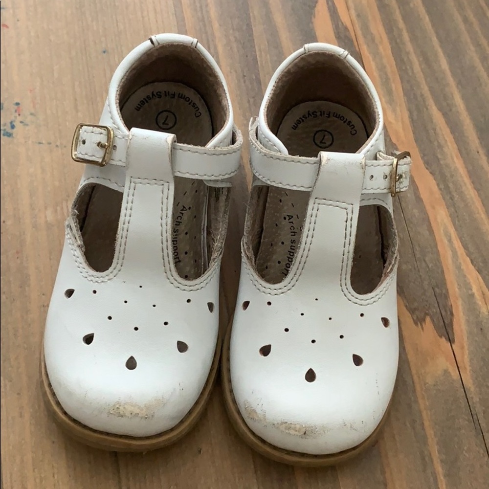 White Footmates Mary Jane Harper shoe, size 7